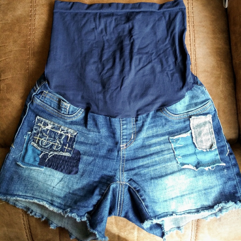 Maternity shorts